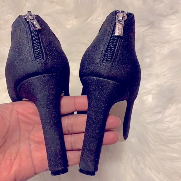 Badgley Mischka Jewel Pumps - Picture 5 of 6